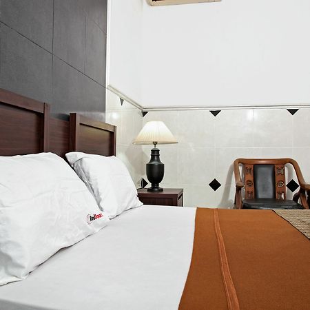 Reddoorz Near City Of Tomorrow Mall Surabaya Exterior foto