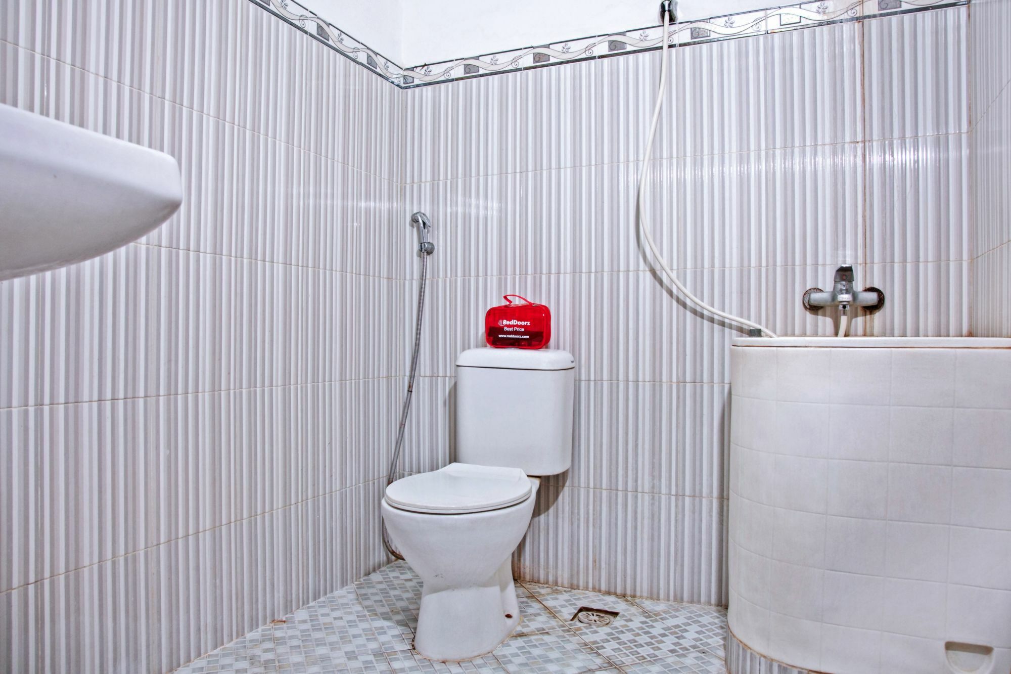 Reddoorz Near City Of Tomorrow Mall Surabaya Exterior foto