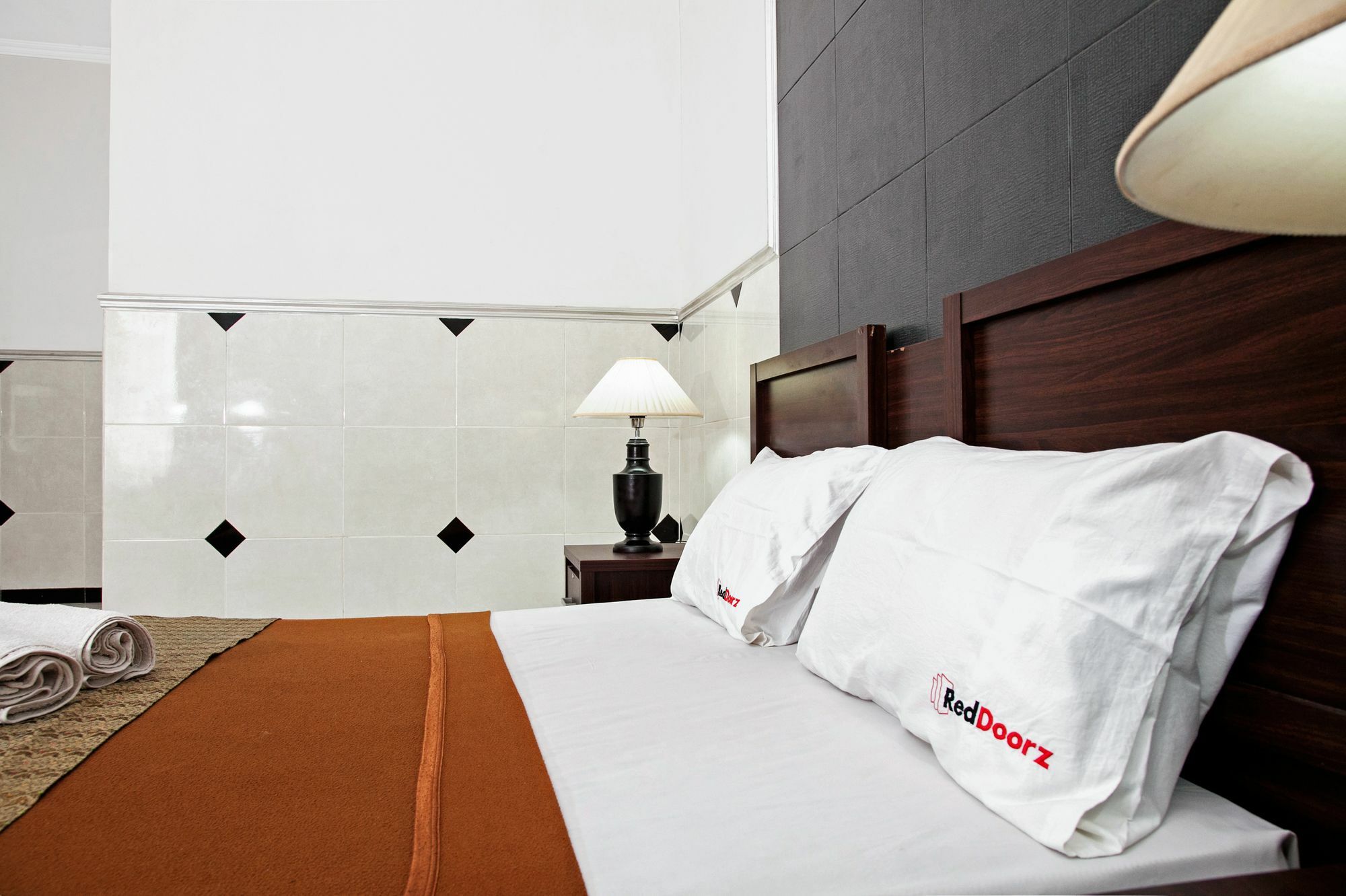 Reddoorz Near City Of Tomorrow Mall Surabaya Exterior foto